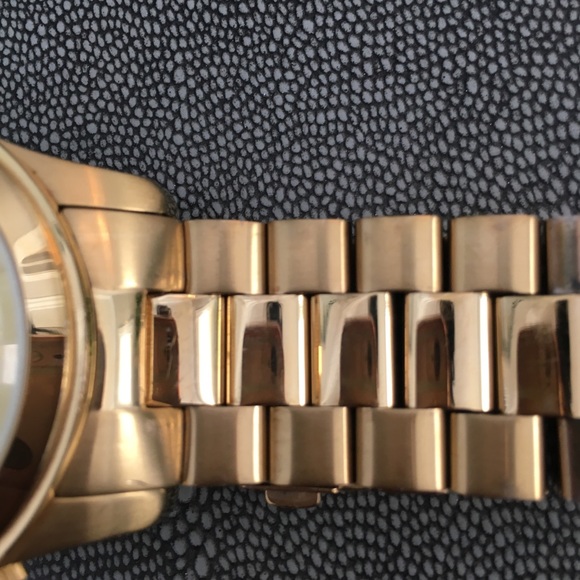 Michael Kors Gold Runway Cronograph - Picture 5 of 5